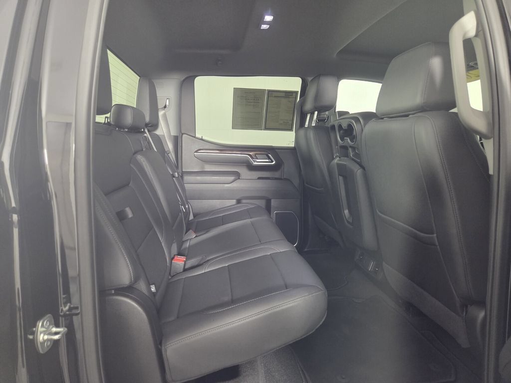 Used 2025 GMC Sierra 1500 SLT RWD image 29