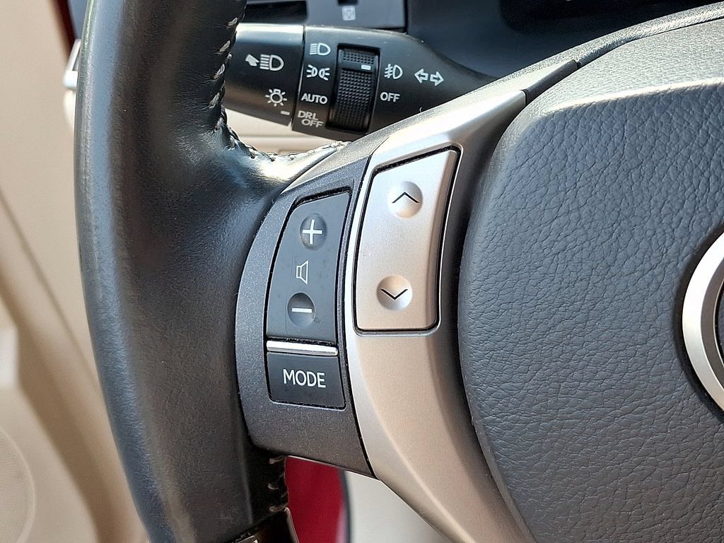Used 2015 Lexus ES 350 w/ Luxury Package FWD image 22