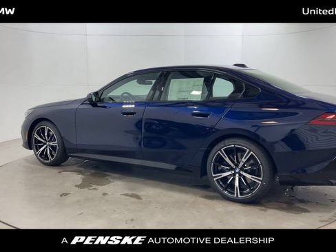 Used 2026 BMW 530i w/ M Sport Package RWD image 6