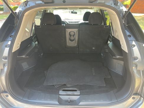 Used 2016 Nissan Rogue SV w/ SV Moonroof Package FWD image 15