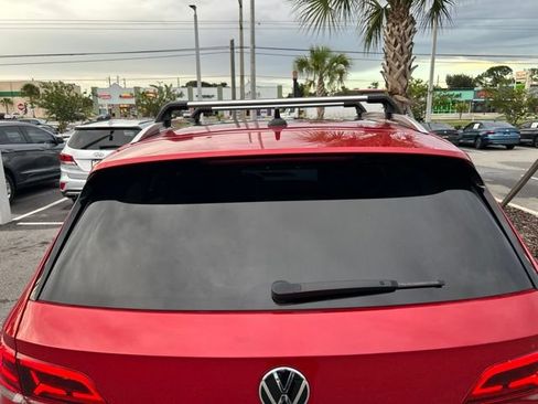Used 2023 Volkswagen Taos SE FWD image 6