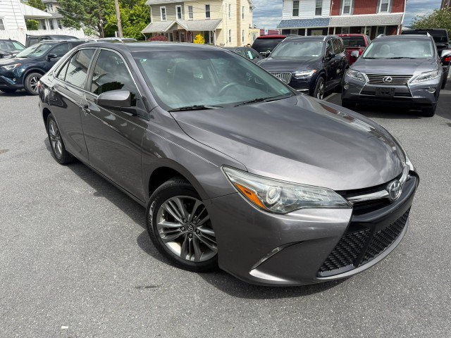 Used 2016 Toyota Camry SE FWD image 1