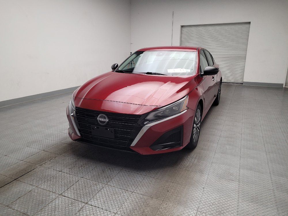 Used 2025 Nissan Altima 2.5 SV FWD image 15