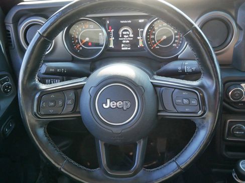Used 2021 Jeep Gladiator Sport image 16