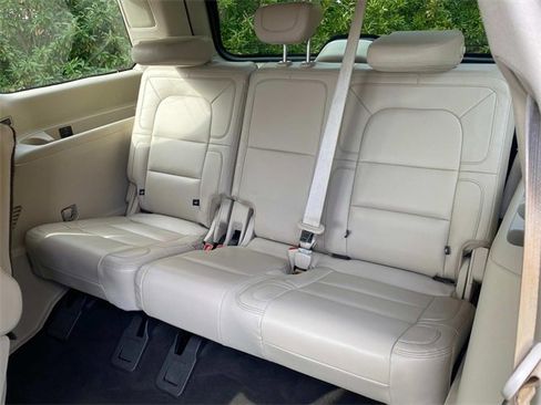 Used 2020 Lincoln Navigator Reserve w/ Equipment Group 208A Reserve image 10