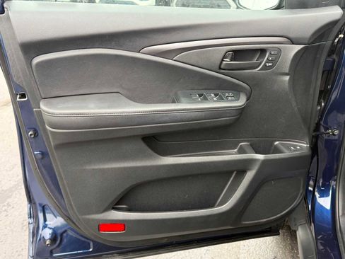 Used 2023 Honda Passport EX-L image 12