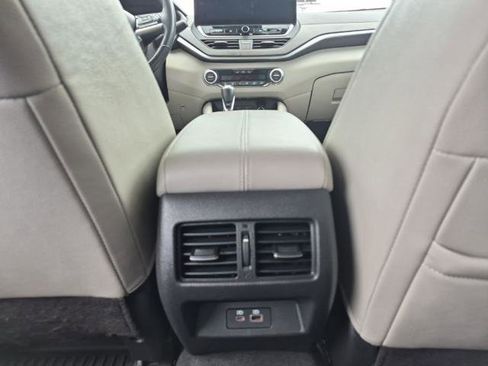 Used 2023 Nissan Altima 2.5 SL FWD image 13