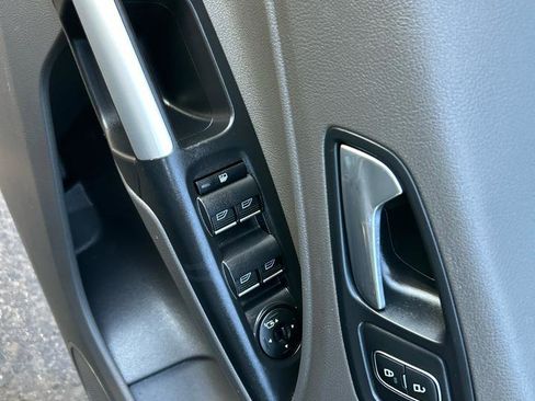 Used 2021 Ford Transit Connect XLT FWD image 12