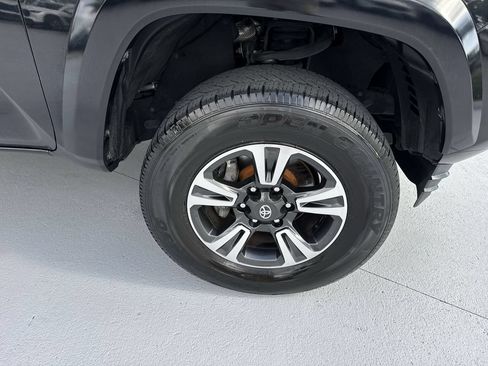 Used 2019 Toyota Tacoma TRD Sport AWD/4WD image 59