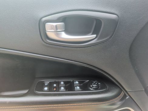 Used 2020 Jeep Compass Limited AWD/4WD image 10