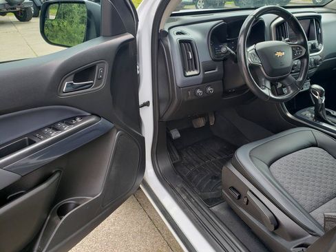 Used 2022 Chevrolet Colorado Z71 AWD/4WD image 11