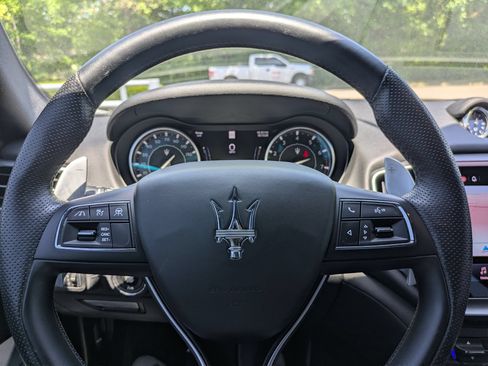 Certified 2022 Maserati Ghibli Modena Q4 AWD/4WD image 15