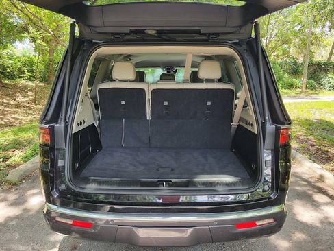 Used 2022 Jeep Wagoneer Series II RWD image 14