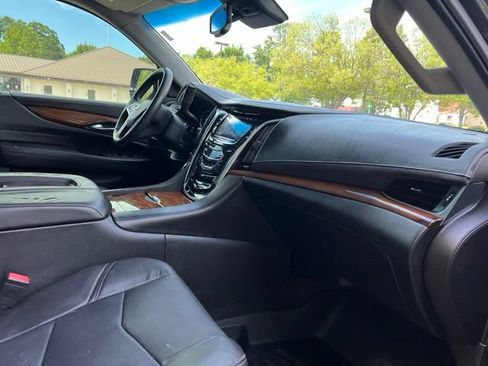 Used 2016 Cadillac Escalade Premium AWD/4WD image 20