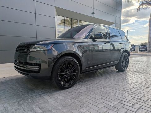 Used 2023 Land Rover Range Rover SE image 9
