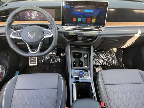 New 2026 Volkswagen Tiguan SEL R-Line AWD/4WD image 7