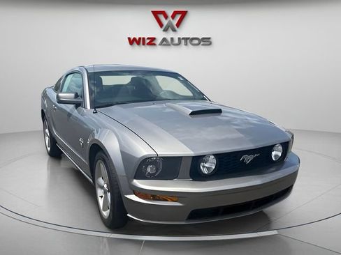 Used 2009 Ford Mustang GT Premium RWD image 7