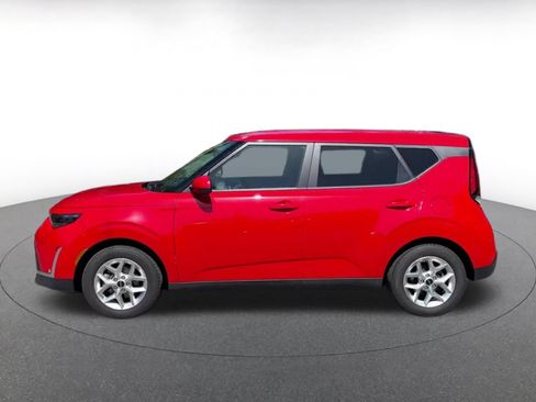 Used 2025 Kia Soul LX w/ LX Technology Package FWD image 8