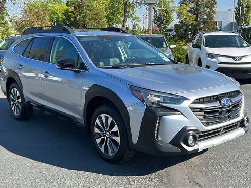 Certified 2025 Subaru Outback Limited AWD/4WD image 4