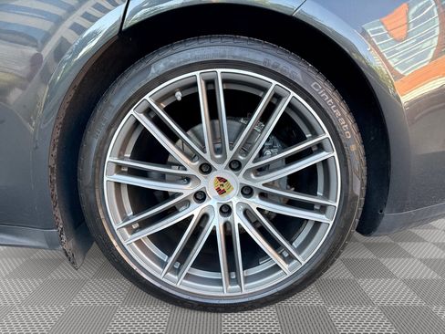 Used 2018 Porsche Panamera 4S AWD/4WD image 29
