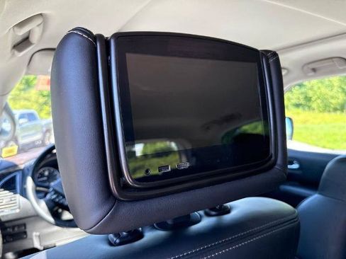 Certified 2023 Nissan Armada Platinum w/ Captain's Chairs Package AWD/4WD image 30