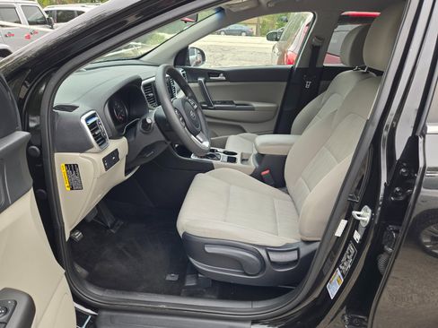Used 2020 Kia Sportage LX image 18