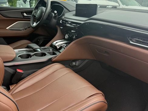 Used 2024 Acura MDX SH-AWD w/ Advance Package image 14