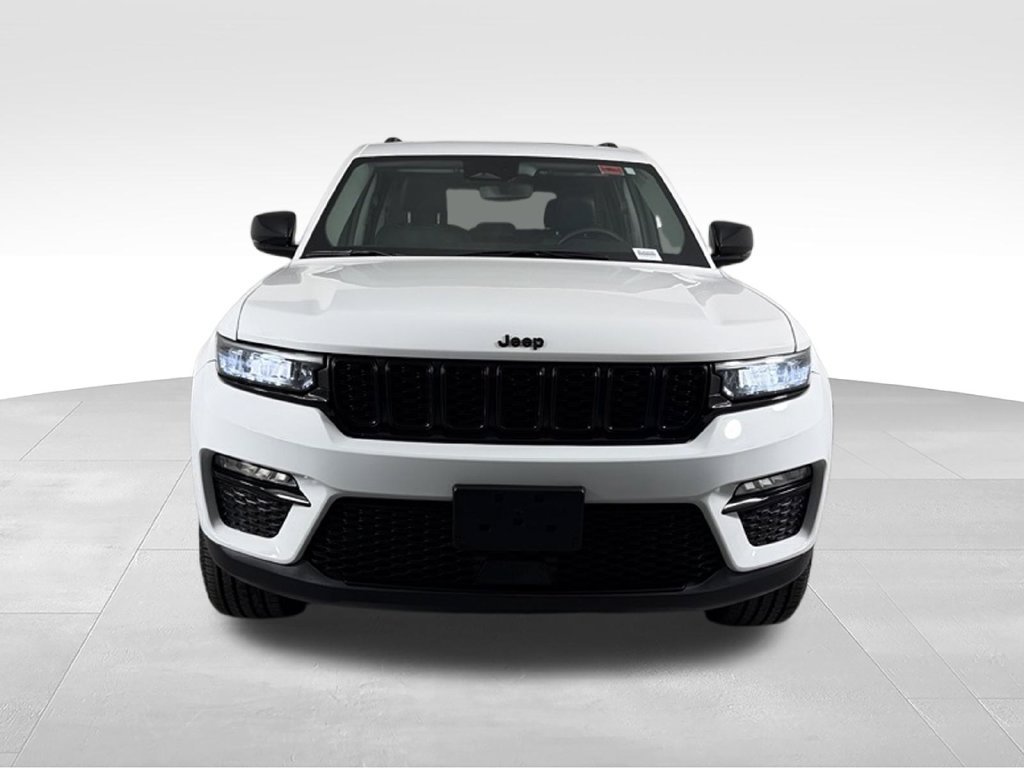 Used 2023 Jeep Grand Cherokee Limited w/ Black Appearance Package RWD image 4
