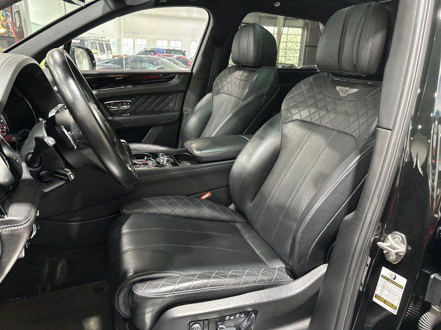 Used 2017 Bentley Bentayga AWD/4WD image 46