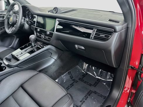 Certified 2026 Porsche Macan Turbo AWD/4WD image 31