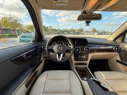 Used 2015 Mercedes-Benz GLK 350 2WD image 26