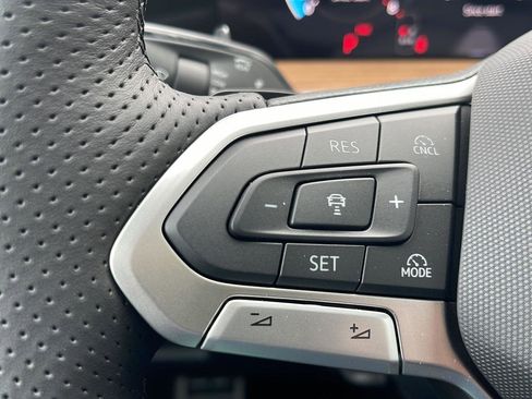 New 2026 Volkswagen Tiguan SEL R-Line AWD/4WD image 21
