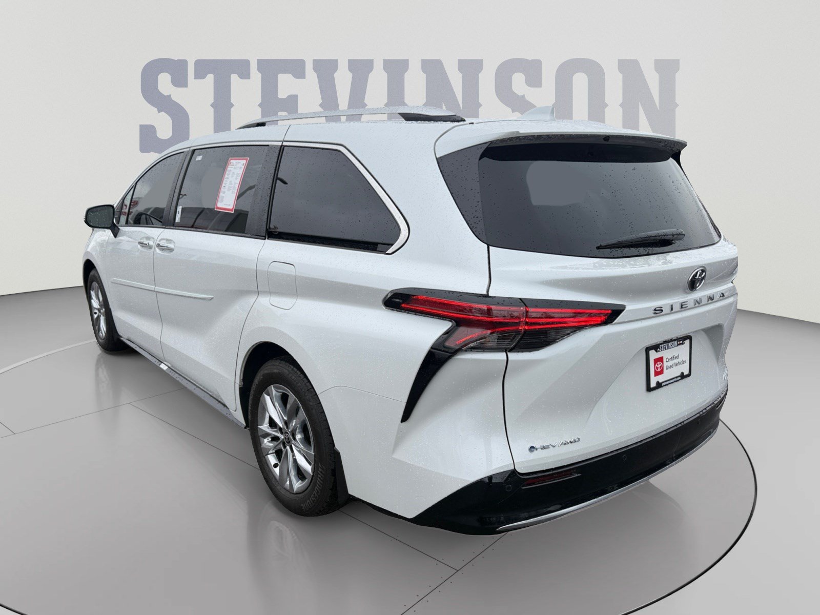 Used 2026 Toyota Sienna Limited AWD/4WD image 3