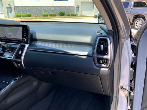 Used 2023 Kia Sorento S w/ Panoramic Sunroof Package FWD image 18