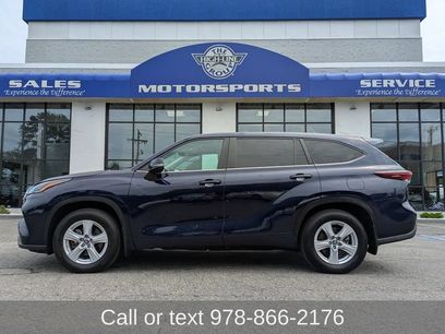 Used 2024 Toyota Highlander LE