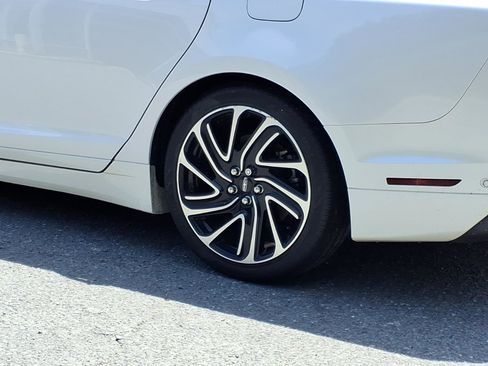 Used 2020 Lincoln MKZ Reserve w/ Luxury Package FWD image 11