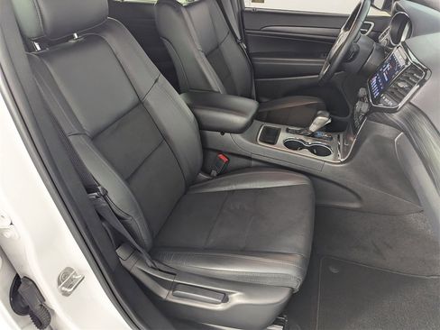 Used 2021 Jeep Grand Cherokee Laredo X image 35