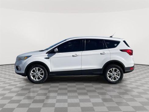 Certified 2019 Ford Escape SE image 2