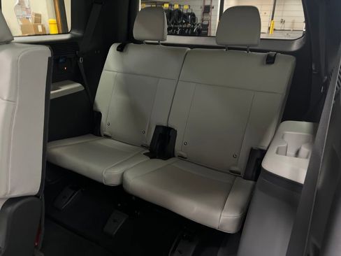 Used 2024 Hyundai Santa Fe Limited w/ Tow & Go Package image 30