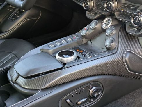 Used 2019 Aston Martin V8 Vantage Coupe RWD image 16