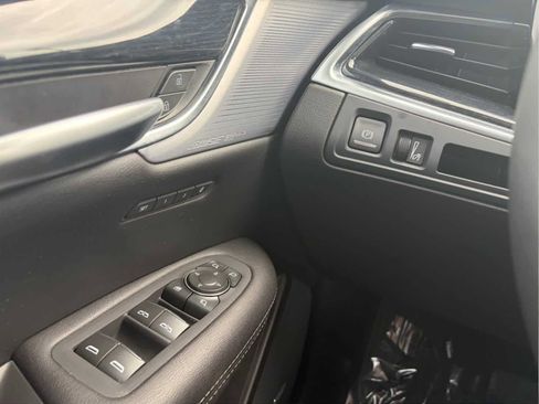 Used 2025 Cadillac XT5 Premium Luxury AWD/4WD image 13