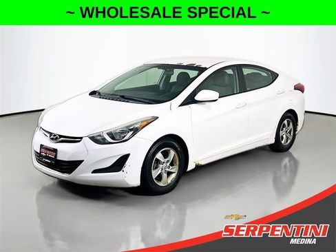 Used 2014 Hyundai Elantra SE image 1