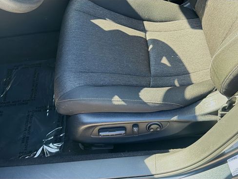 Used 2023 Honda Accord EX image 17