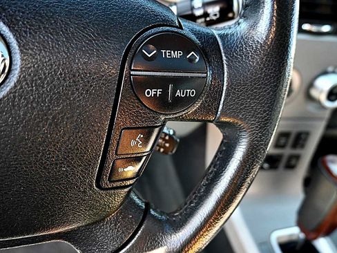 Used 2013 Toyota Sequoia Platinum AWD/4WD image 30