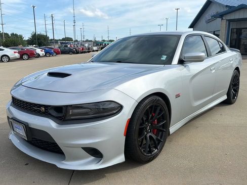 Used 2019 Dodge Charger Scat Pack w/ Dynamics Package RWD image 3