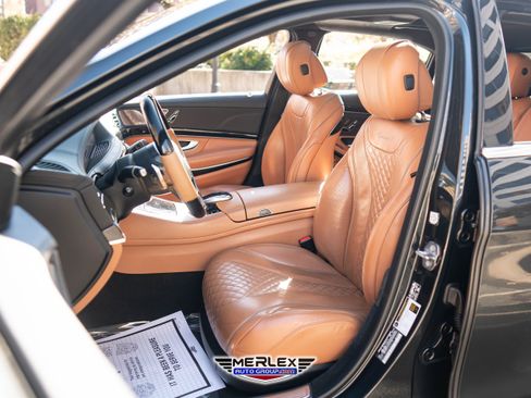 Used 2019 Mercedes-Benz S 560 4MATIC Sedan w/ Premium Package image 16