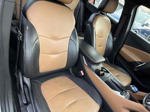 Used 2017 Chevrolet Volt Premier w/ Driver Confidence II Package FWD image 6