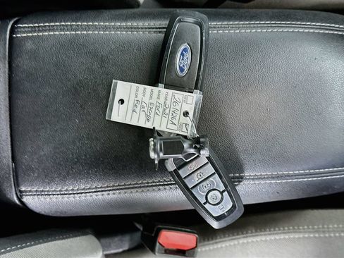 Used 2021 Ford Escape SE w/ Convenience Package FWD image 34