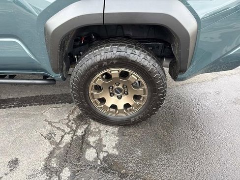 Used 2025 Toyota 4Runner Trailhunter image 29