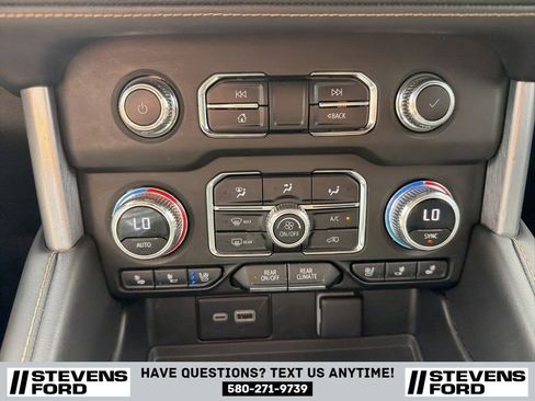 Used 2023 GMC Yukon XL SLT w/ SLT Luxury Package AWD/4WD image 23